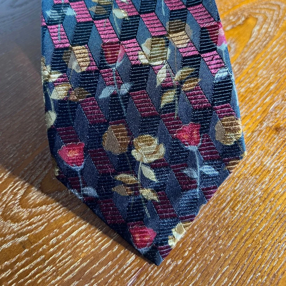 Silk - Floral Geometric Silk Tie - Black, Red, Gold , Italy